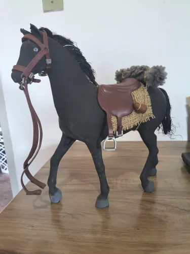 Cavalo na escala 1/6 customizado. 