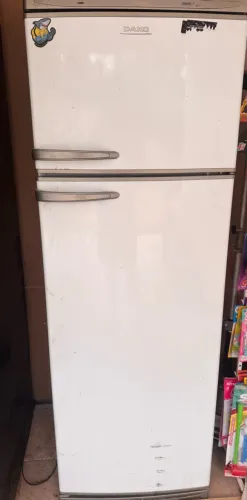 Geladeira Dako 380