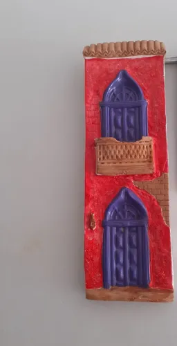 Quadro em gesso, estilo colonial pintado a mão