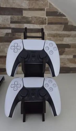 Suporte porta controle Xbox One/ PS4/ PS5/ Fone preto mdf