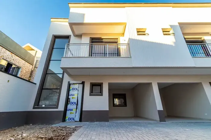 Sobrado com 4 dormitórios à venda com 122,47m² no Boqueirão