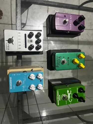 Pedais de Guitarra e Contra-Baixo