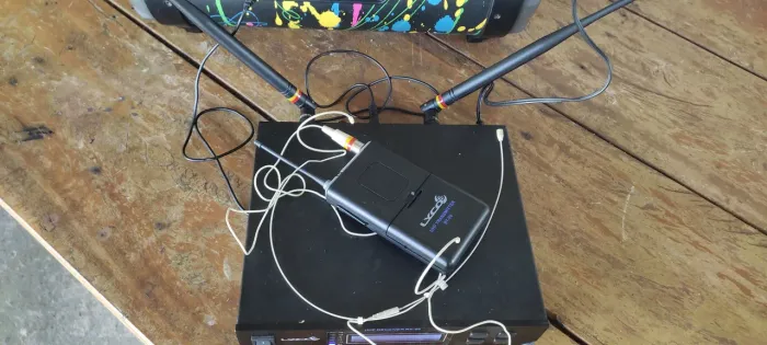 Vendo MICROFONE SEM FIO LAPELA...ORIGINAL....AC.TROCAS