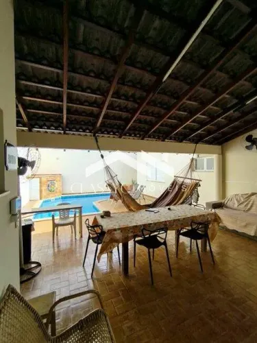 Casa à venda em Morada da Colina, Uberlândia - 3 quartos, 253,51 m² de área construída.