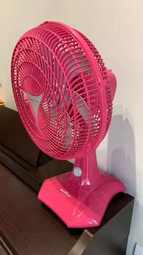 Ventilador de Mesa Britânia 60W 30cm 6 Pás 3 Velocidades Rosa 220V