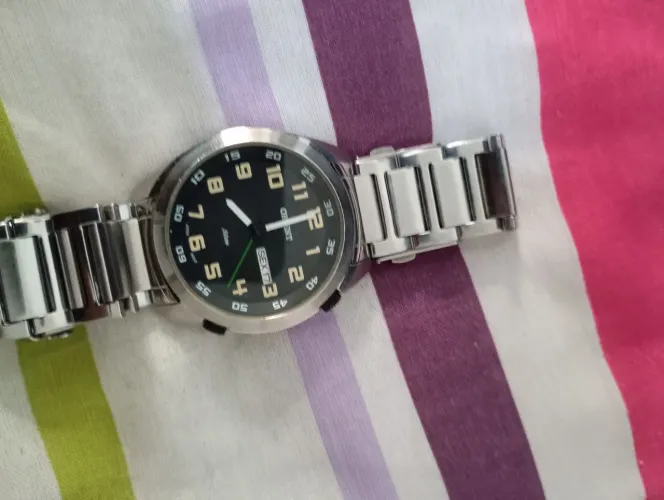 Vendo um relógio oriente original valor 280 reais