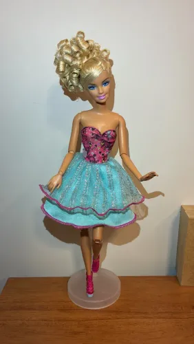 Barbie fashionista Cutie w1 com fashion pack