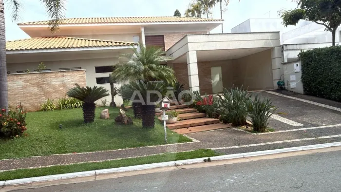 Casa no Condominio Jardins Milão