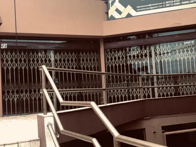 Sala Comercial 01 - Aproximadamente 30 m² de Área Útil