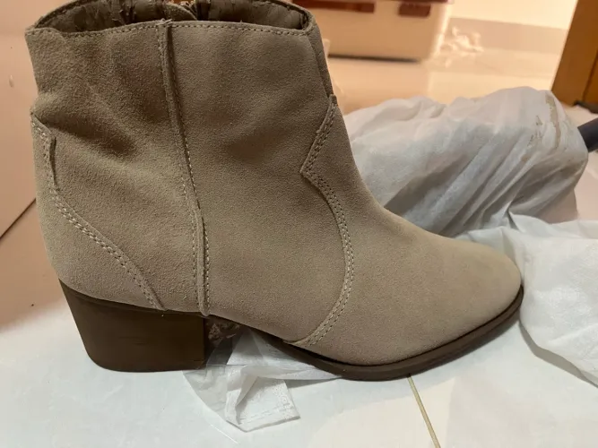 Bota Arezzo nova 