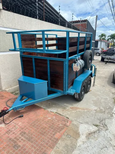 Reboque para 2 cavalos pronta entrega
