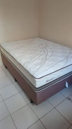 Vendo cama de casal base +colchão novinhos, com somente 6 meses de uso