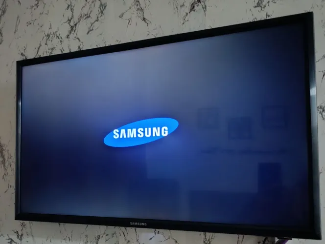 Tv Samsung 28 + Chromecast