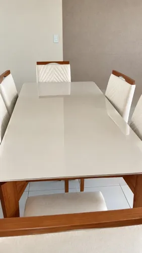Mesa e 6 cadeiras