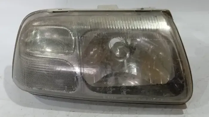 Farol Direito Suzuki Grand Vitara 1999 - 2005 / Detalhe Direito