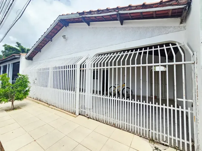 Casa a venda com 3 Quartos Sendo 1 Suíte Bairro Parque Cuiabá - Cuiabá - MT