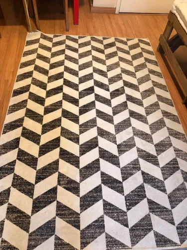 Tapete Geométrico Preto e Off White | Moderno | Grande