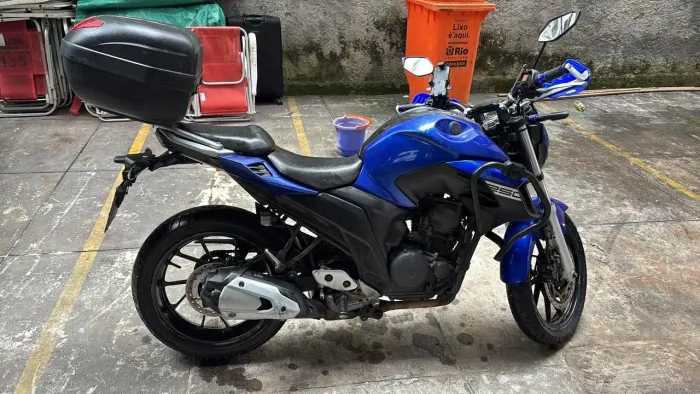 Vendo moto Yamaha fz 25
