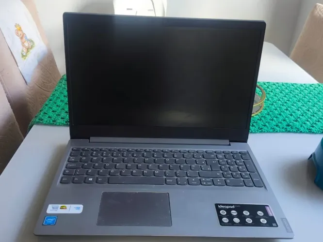 Notebook/LCD trincado /funcionando