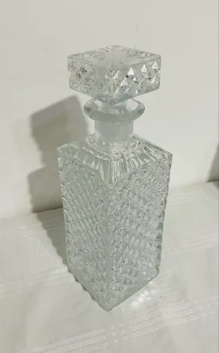 Antiga Garrafa Licoreira De Vidro Bico De Jaca Com Tampa
