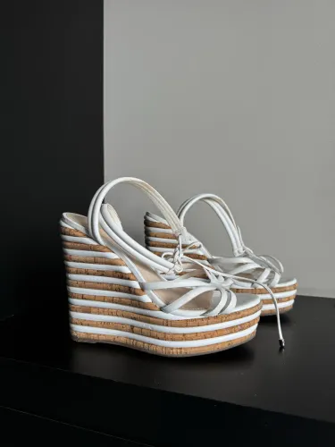 Sandália Schutz Anabela couro branco 