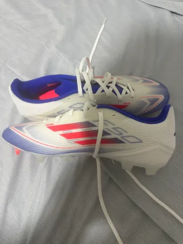 Chuteira Adidas F50 League FG/MG
