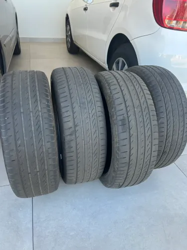 Pneu Pirelli 185/55/16 30% borracha