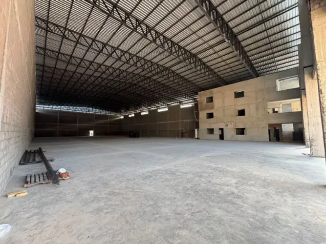 Galpão/Armazém 1.800m² c/ Docas e Habite-se Nivel 5 e AVCB na Avenida do Turismo