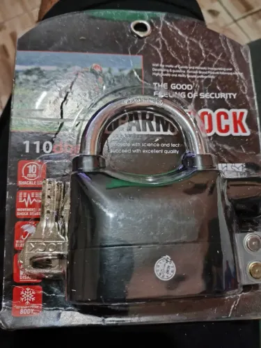 CADEADO COM A OPÇÃO DE ALARME 