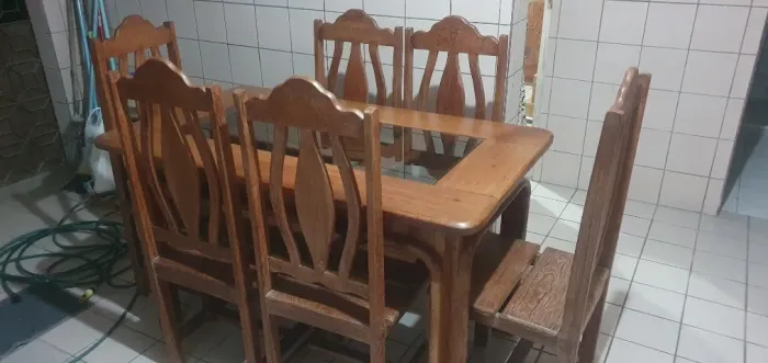 Mesa de jantar madeira com vidro + 6 cadeiras