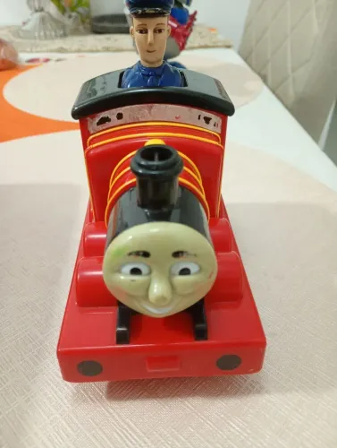 Trem brinquedo tomas