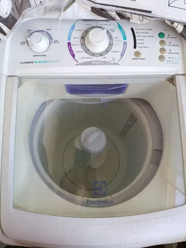 Máquina de lavar 8kg Eletrolux