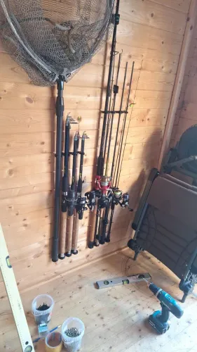 Suporte vertical para varas de pesca- para 4 varas