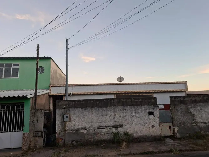 Alugo casa no Marumbi