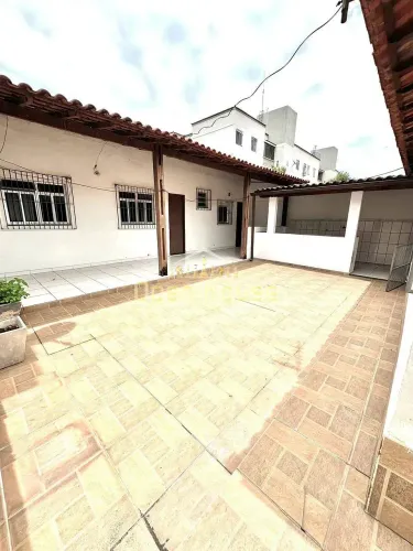 Casa Térrea com 3 Quartos em Volta Redonda Suíte com Closet, Quintal e Garagem Parque da