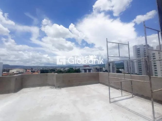 Cobertura de 260 m² a venda com 5 dormitórios no Cândida Câmara em Montes Claros