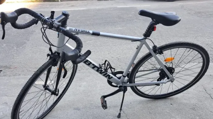 Bicicleta B'Twin Triban 100 - Excelente Estado de Conservação
