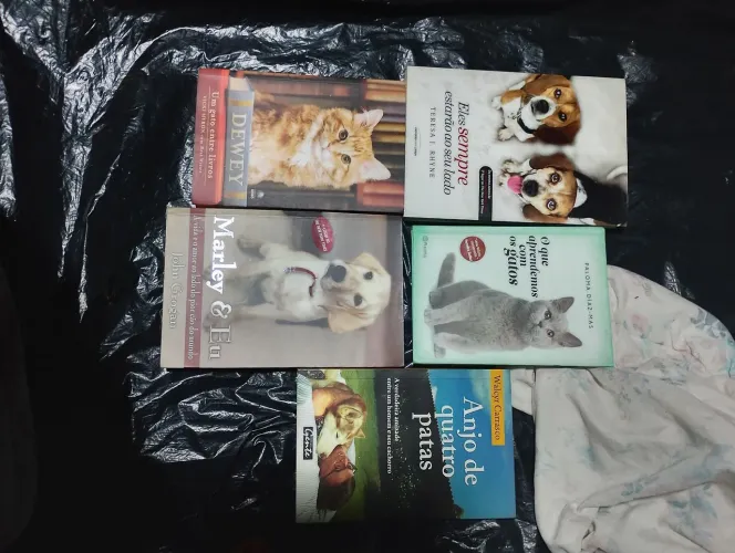 Livros sobre cães e gatos