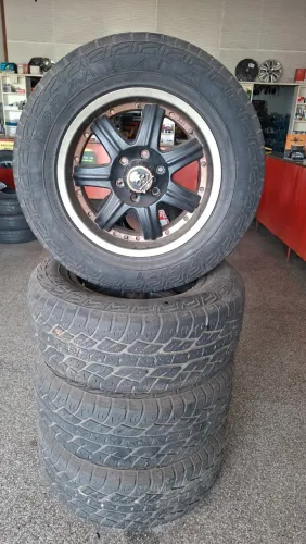 Jogo Rodas pick-up aro 18x8,5" pneus 285/60R18