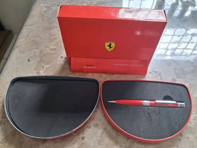 Caneta original Ferrari