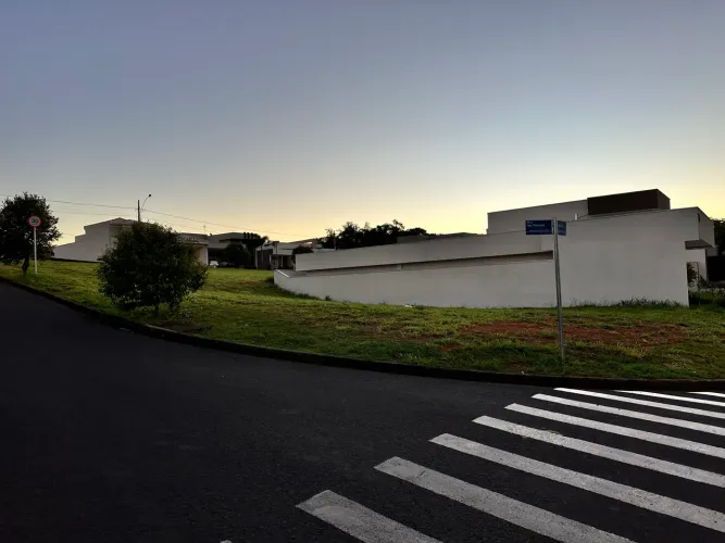 Terreno de esquina no Portinari II + Projeto aprovado