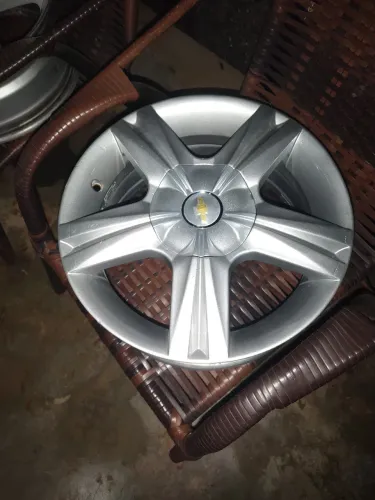 Rodas Ford 4x108 só emblema que veio errada das tampas 