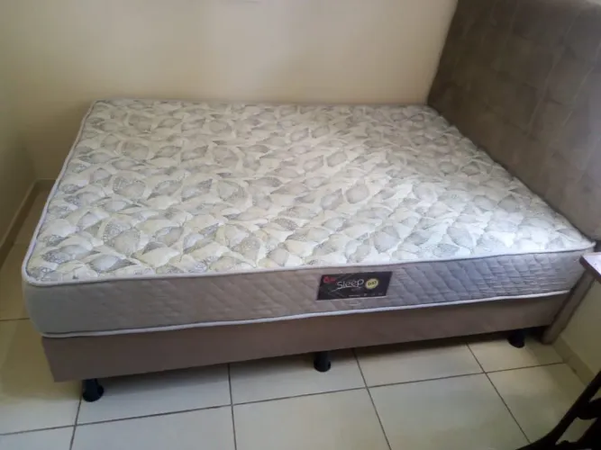 Vende-se Cama Box