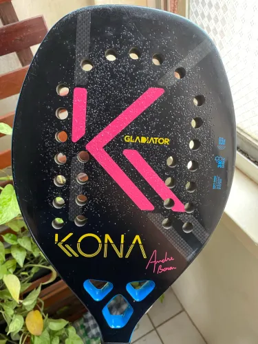 Raquete Beach Tennis Kona Gladiator (André Baran) - Carbono 3K - Oportunidade