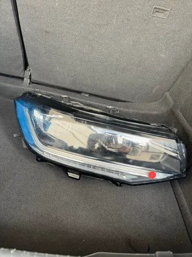 FAROL FULL LED T-CROSS - Completo