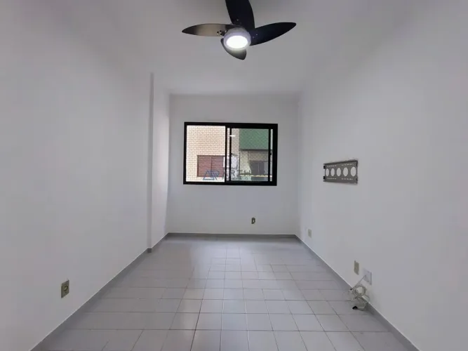 Apartamento para locação em Praia Grande no Canto do Forte com 1 quarto e 50m²