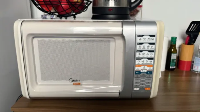 Micro ondas 110w 30lt excelente <br>Edson * whats