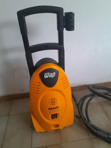 Lavadora WAP Bravi 2550 de Alta Pressão + mangueira