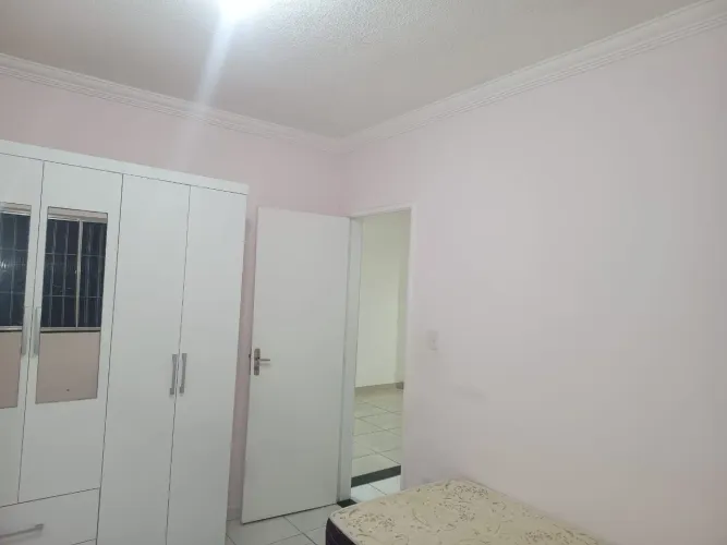 Vendo Cama Box com Colchão+ Guarda Roupa - R$ 600