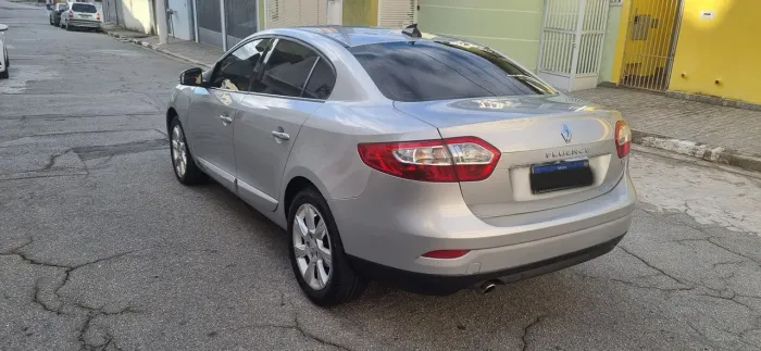 Renault Fluence Sedan Privilège 2.0 16V Flex AUT 2014